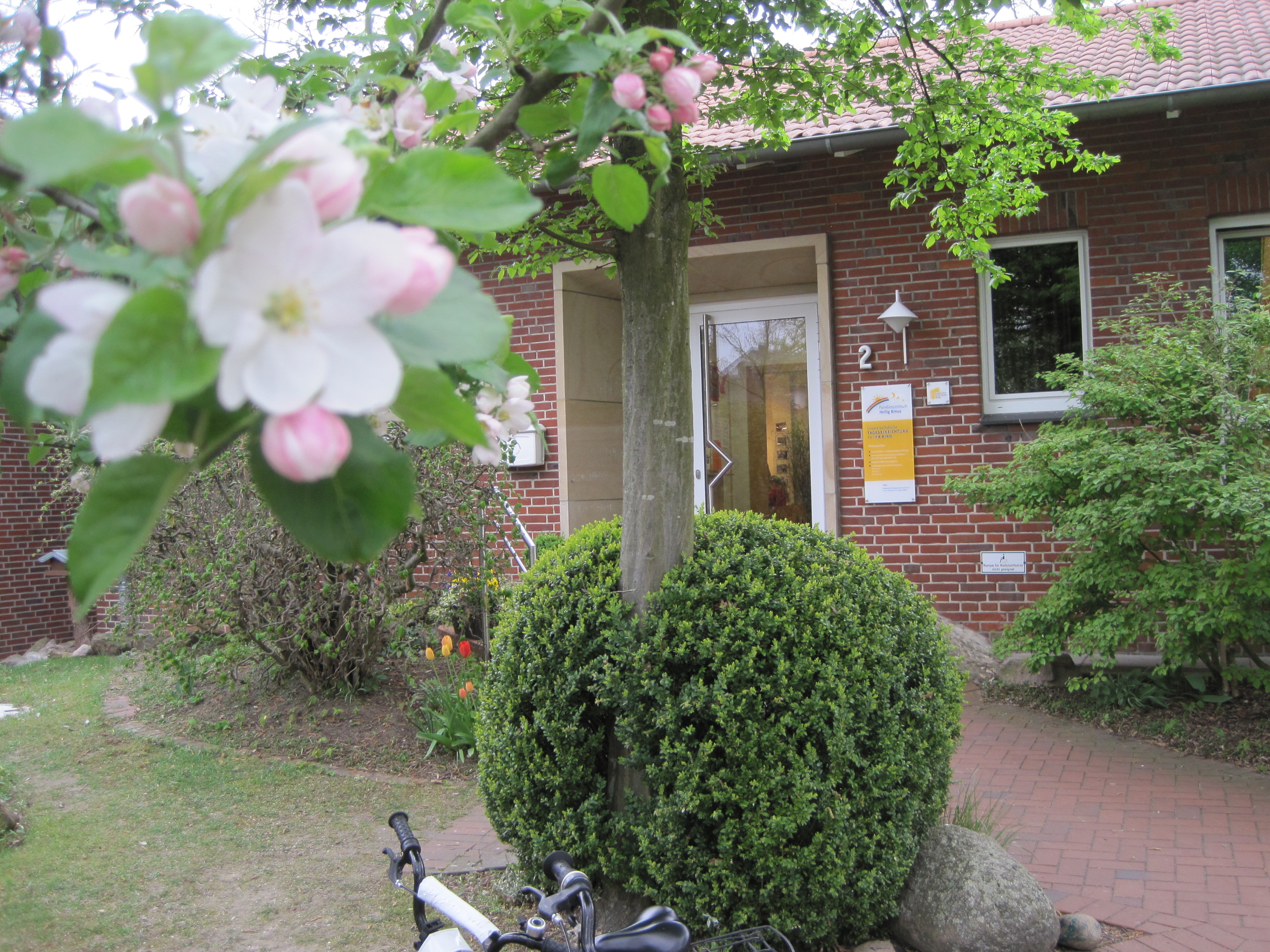 Familienzentrum Heilig Kreuz Eingang