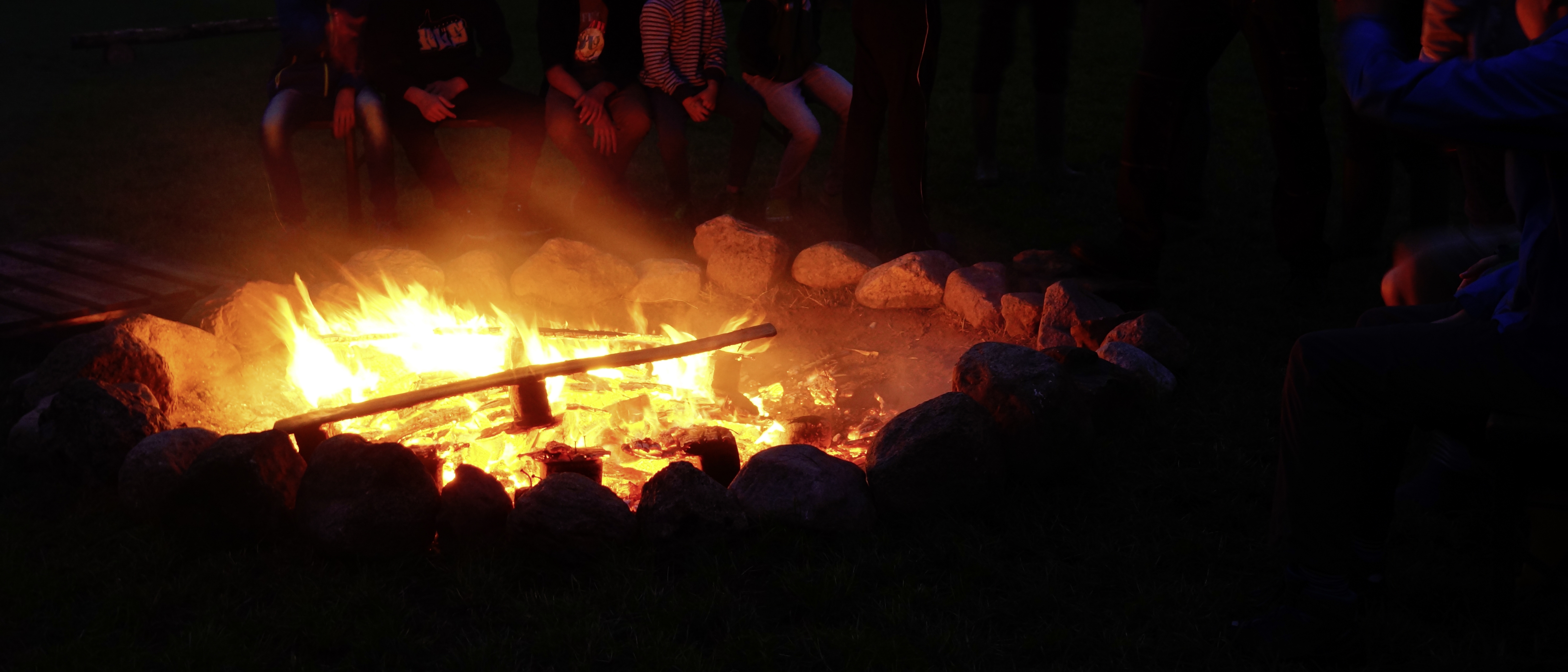 Jugend Lagerfeuer